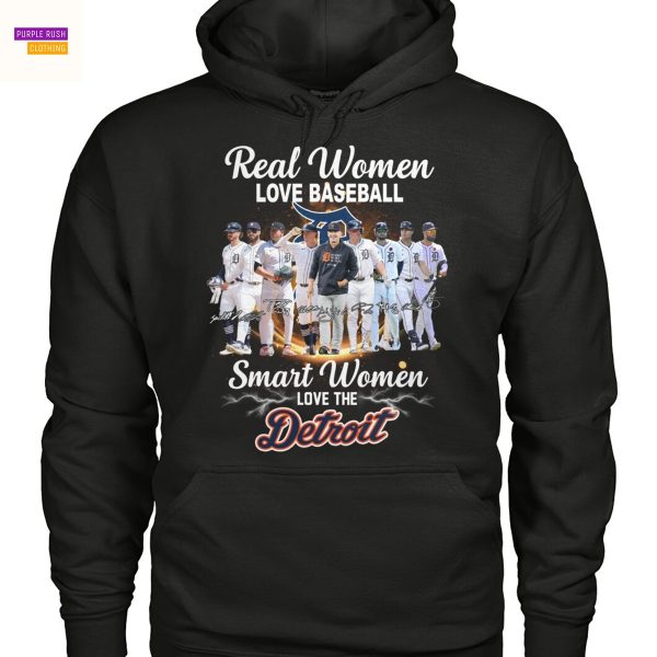 Real Women Love Football Smart Women Love The Detroit Tigers Signature Unisex T-Shirt